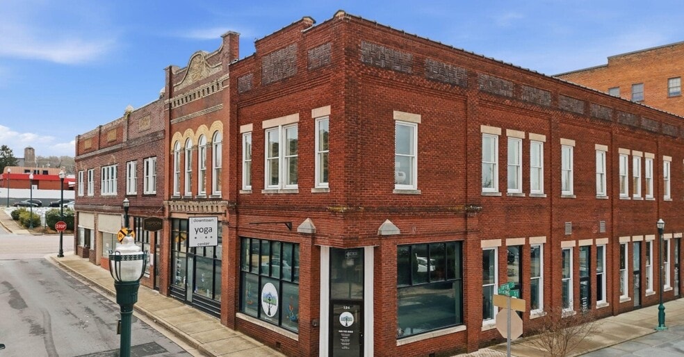 More Photos Of 124 Tipton St, Johnson City General Retail For Sale