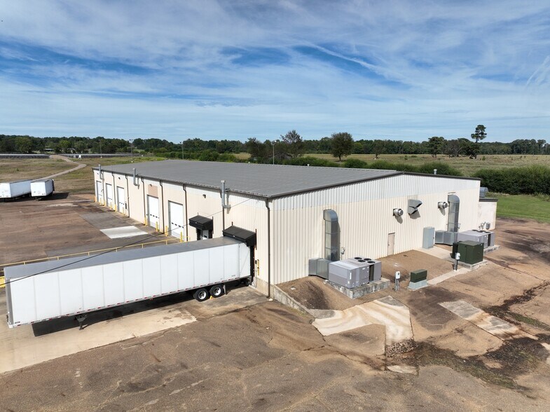 More Photos Of 139 Old Airport Rd, Nashville Manufacturing For Sale