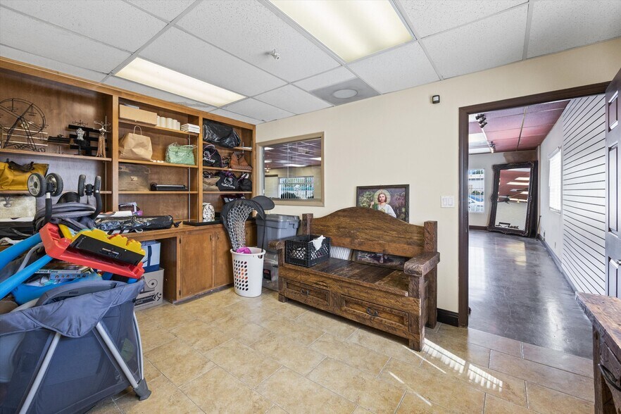 More Photos Of 205 E 18th St, Bakersfield Manufacturing For Sale