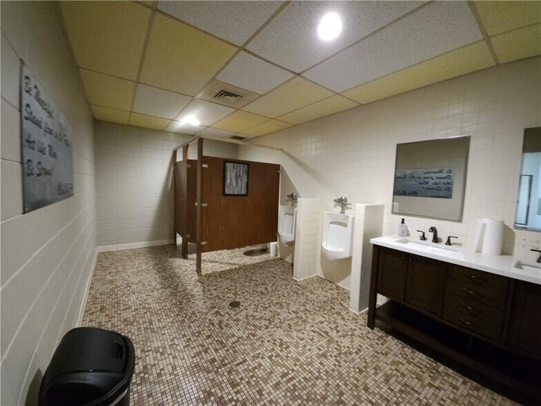 More Photos Of 4144 Old Austell Rd, Powder Springs Religious Facility For Lease