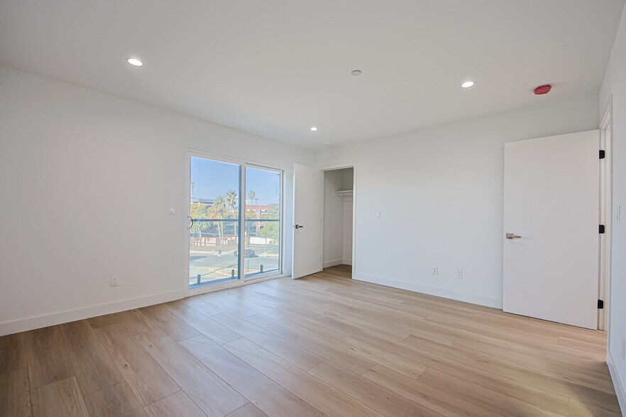 More Photos Of 1636 Longwood Ave, Los Angeles Apartments For Sale