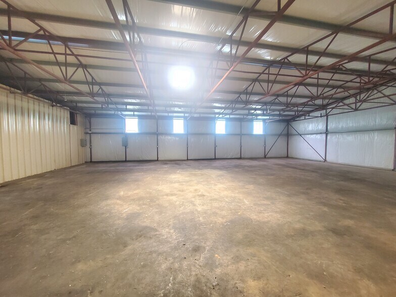 More Photos Of 11130 N Highway 75, Willis Light Distribution For Sale