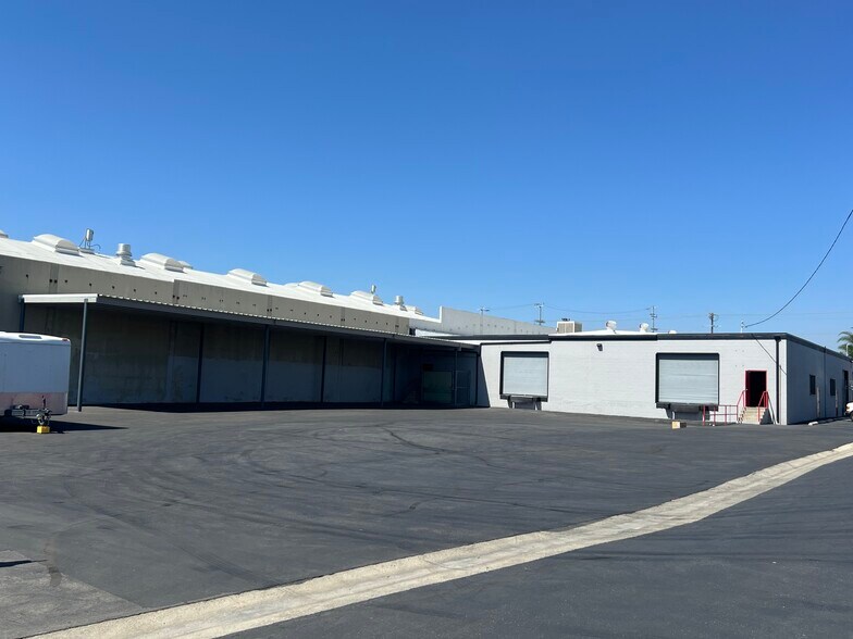 Primary Photo Of 13222-13226 Saticoy St, North Hollywood Warehouse For Lease
