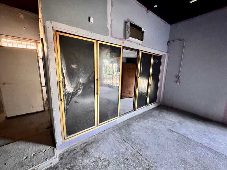 More Photos Of 1032 1st St, Pomona General Retail For Sale
