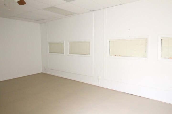 More Photos Of 609 N Railroad Ave, Boynton Beach Warehouse For Lease