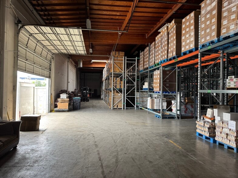 More Photos Of 3330 29th St, Long Beach Distribution For Lease