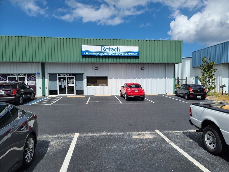 More Photos Of 16547 US Highway 19, Hudson Showroom For Lease