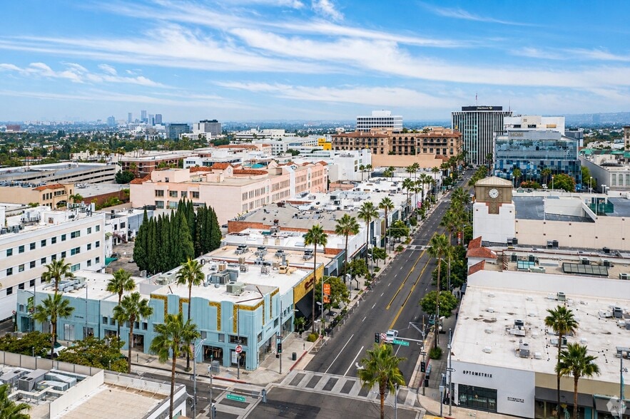 More Photos Of 327-331 N Beverly Dr, Beverly Hills Storefront Retail Office For Lease