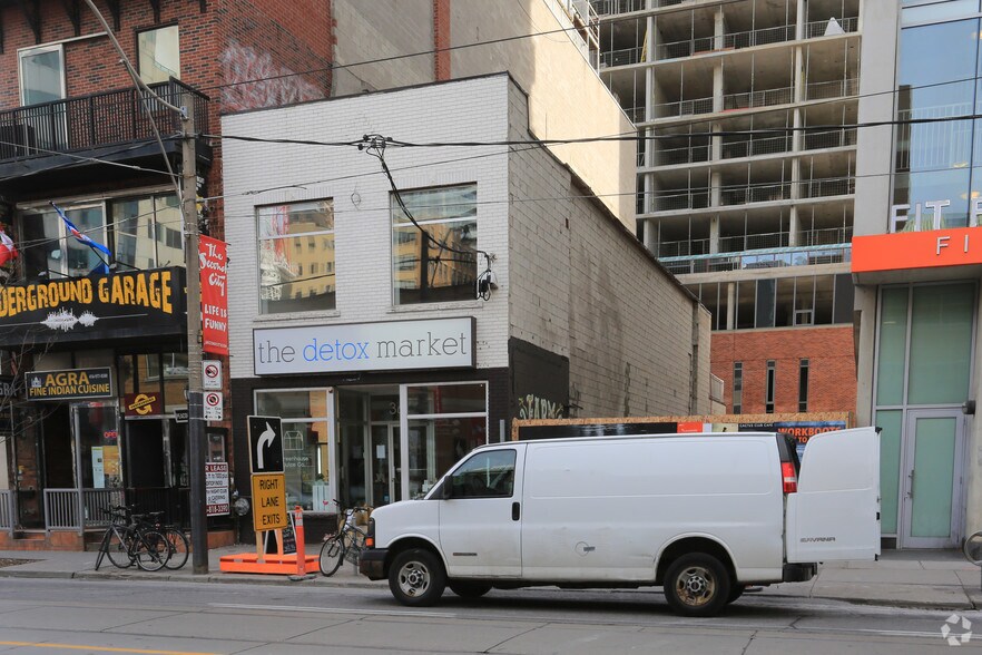 Primary Photo Of 367 King St W, Toronto Storefront For Lease