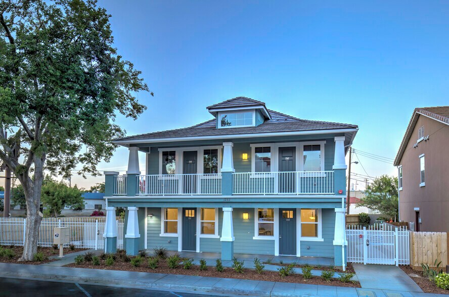 More Photos Of 1702 L St, Fresno Apartments For Sale