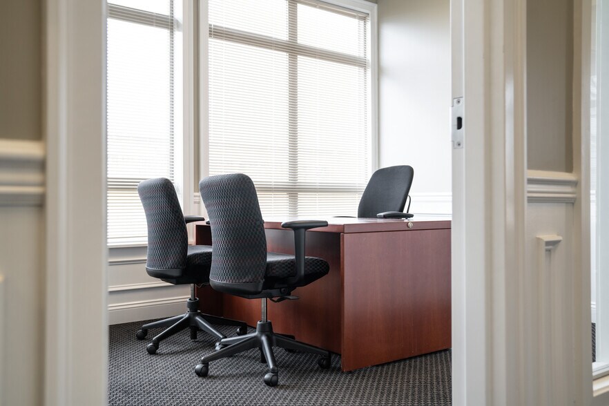 More Photos Of 31320 solon Rd, Solon Office For Lease