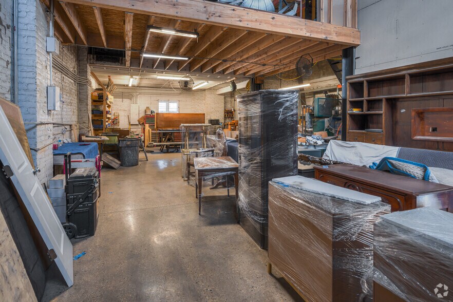 More Photos Of 3050 N Western Ave, Chicago Industrial For Lease