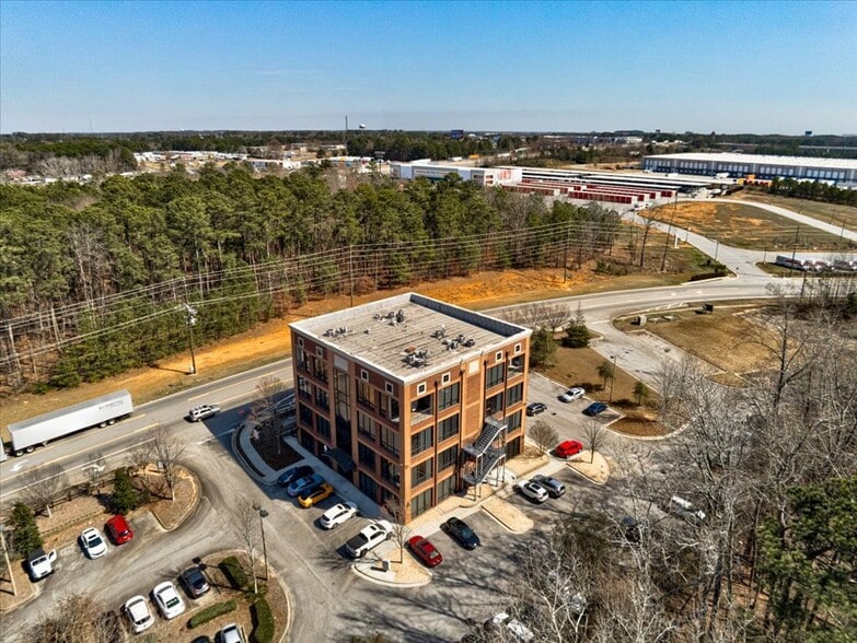 More Photos Of 2030 Avalon Pky, McDonough Office For Sale