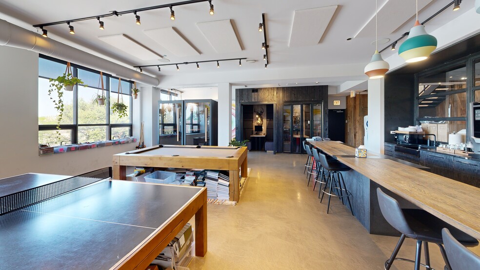 More Photos Of 1643 N Milwaukee Ave, Chicago Office For Lease