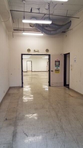 More Photos Of 2832 E Foothill Blvd, Pasadena Flex For Lease