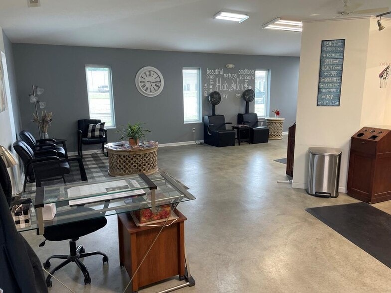 More Photos Of 290 N 2nd St, Frankfort Restaurant For Sale