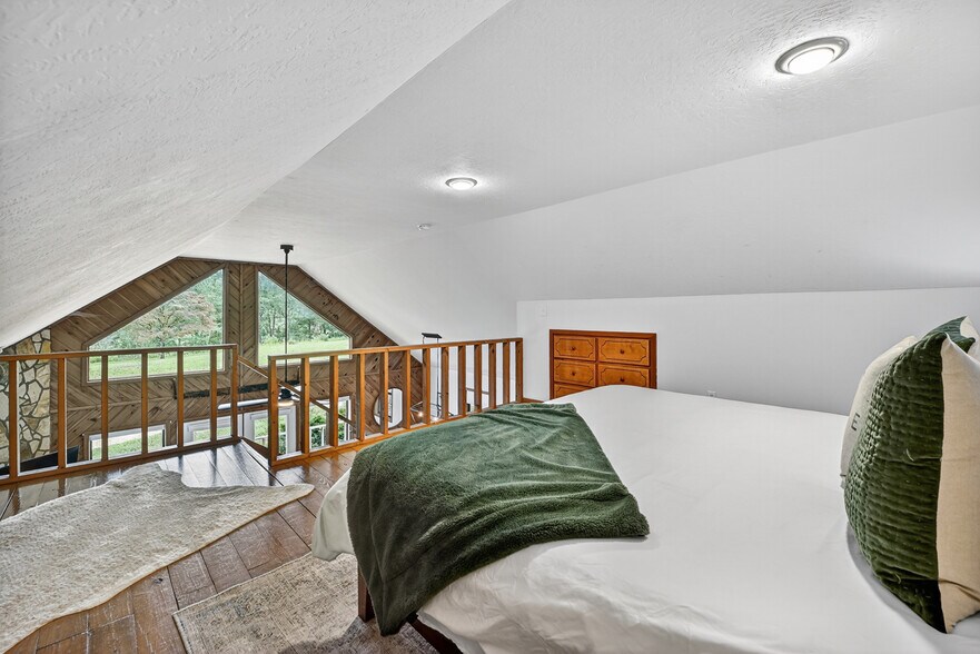 More Photos Of 77 Alpine Way, Blairsville Hotel For Sale