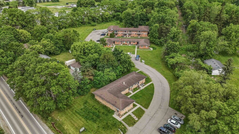 Primary Photo Of 10660 E Holly Rd, Davisburg Apartments For Sale