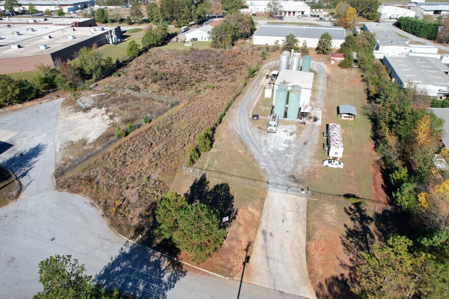 More Photos Of 16 Geneva Ct, Greenville Warehouse For Lease