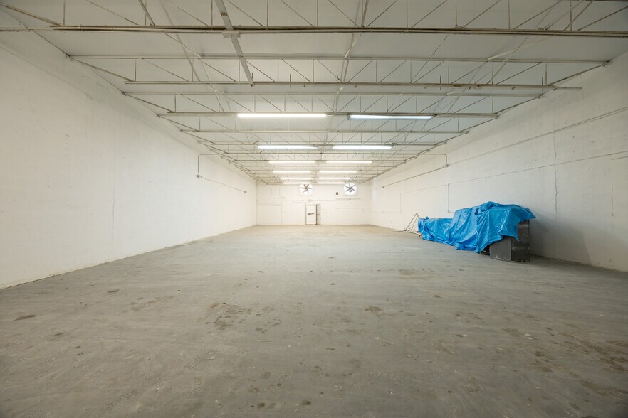 More Photos Of 683 W 26th St, Hialeah Service For Sale