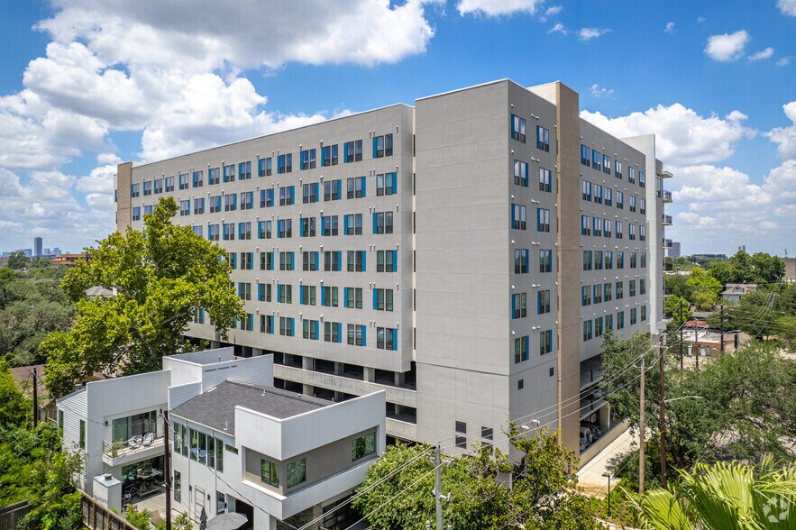 More Photos Of 701 Richmond Ave, Houston Apartments For Lease