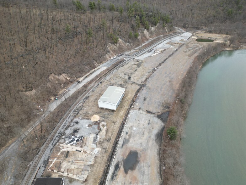 More Photos Of 1686 Tipple Rd, Karthaus Service For Sale