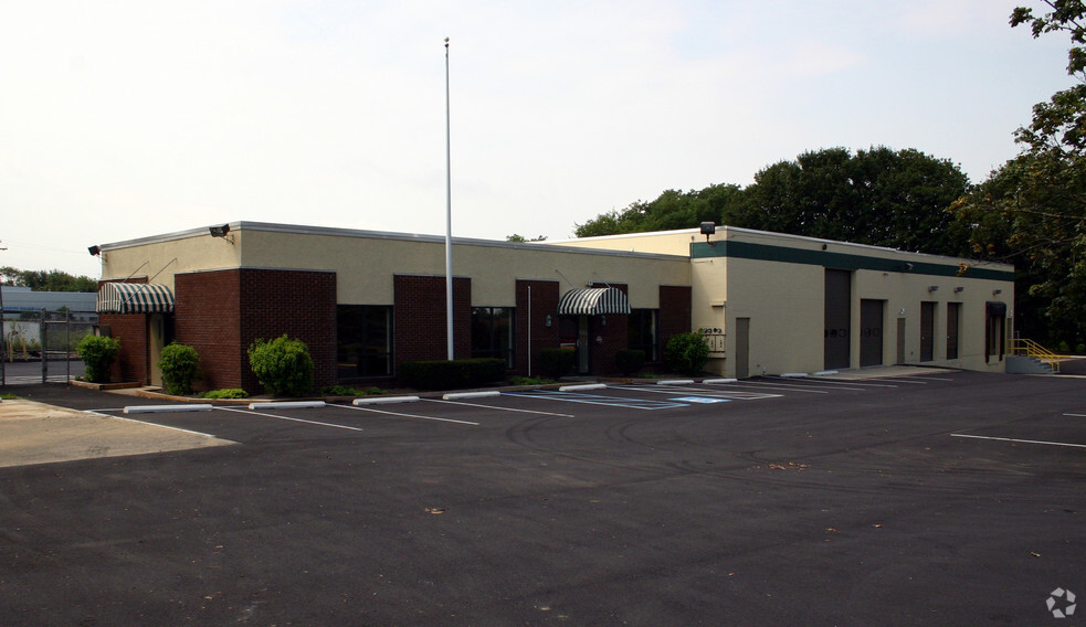 Primary Photo Of 5540 Memorial Rd, Allentown Warehouse For Lease