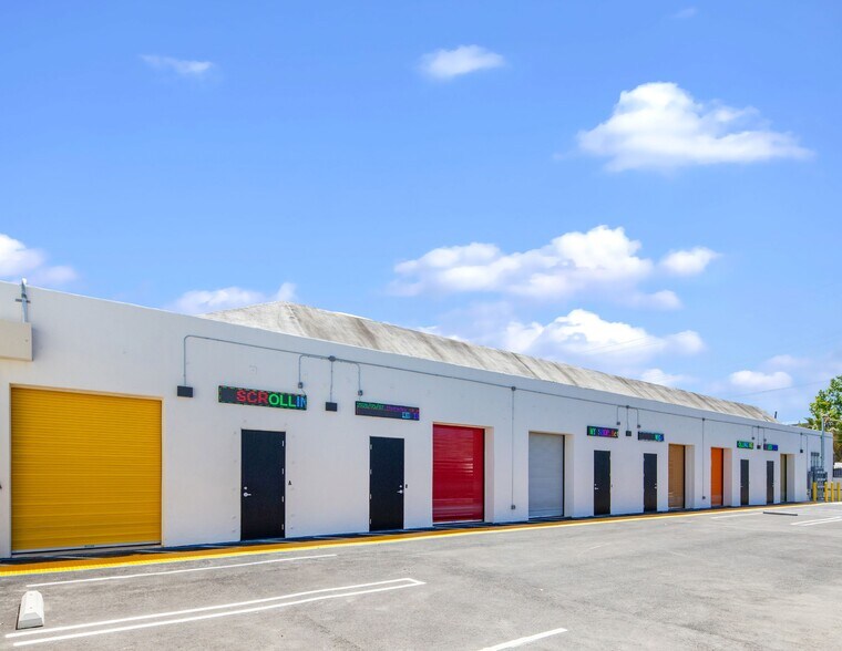 Primary Photo Of 7050 Deering Ave, Canoga Park Warehouse For Lease