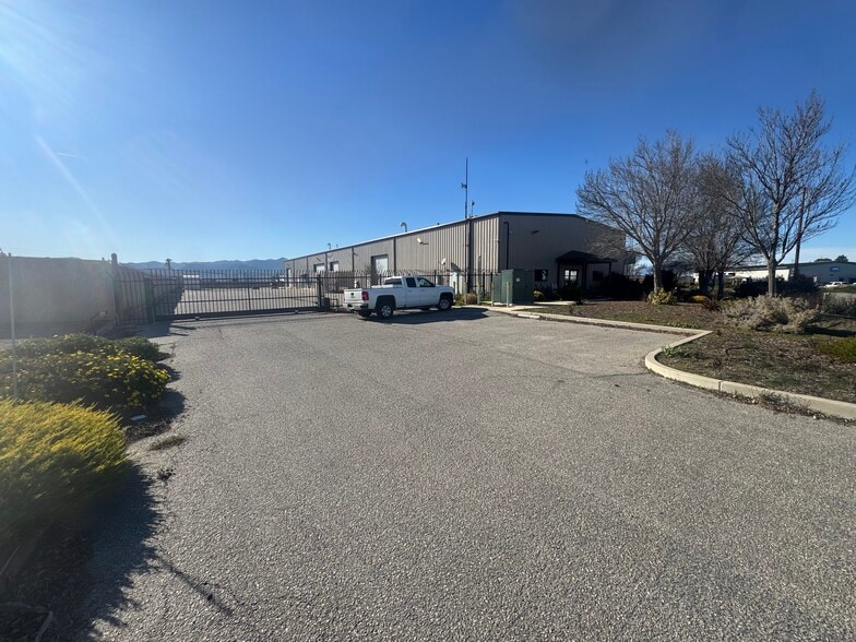 More Photos Of 190 E San Antonio Dr, King City Industrial For Sale