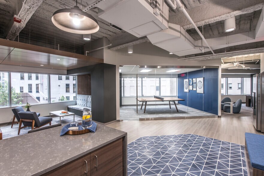 More Photos Of 250 E 5th St, Cincinnati Office For Lease