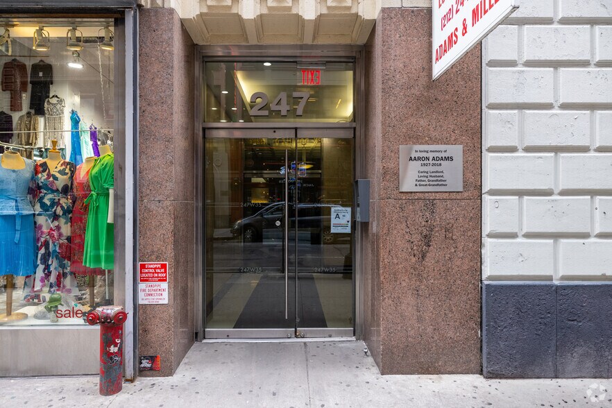 More Photos Of 247 W 35th St, New York Office For Lease