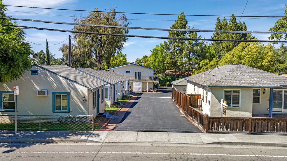 Primary Photo Of 4041-4067 Vineyard Ave, Pleasanton Apartments For Sale