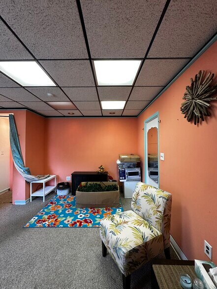 More Photos Of 910 Middle Country Rd, Selden Office For Lease