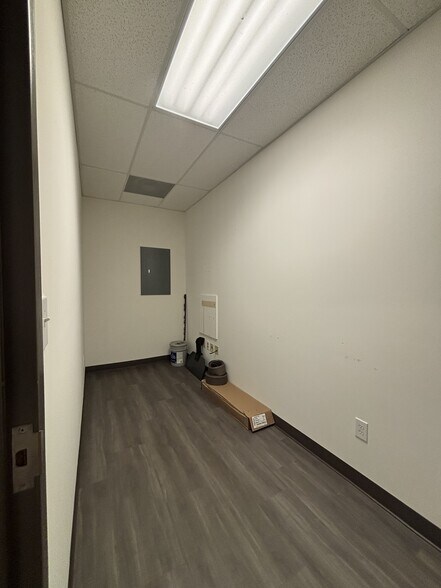 More Photos Of 405 N Main St, Gretna Office For Lease
