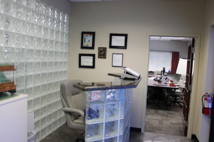 More Photos Of 200 Emerald Bay Dr, Oldsmar Office For Sale