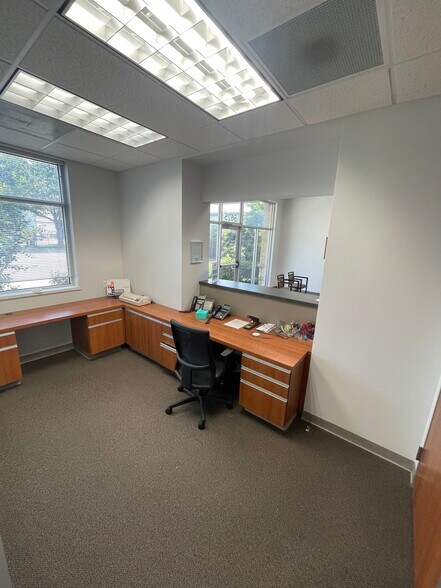 More Photos Of 5625 Schumacher Ln, Houston Medical For Lease