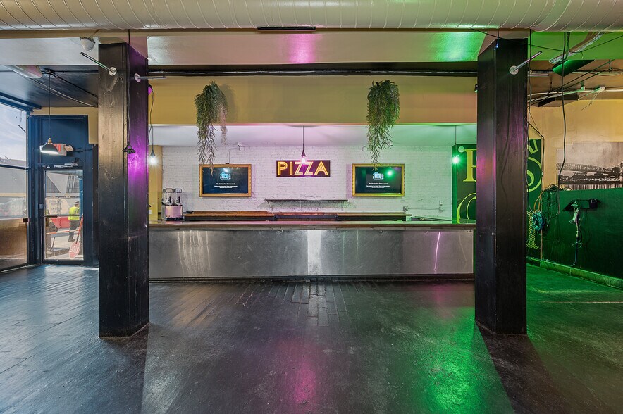 More Photos Of 126 W Sixth St, Cincinnati Apartments For Lease