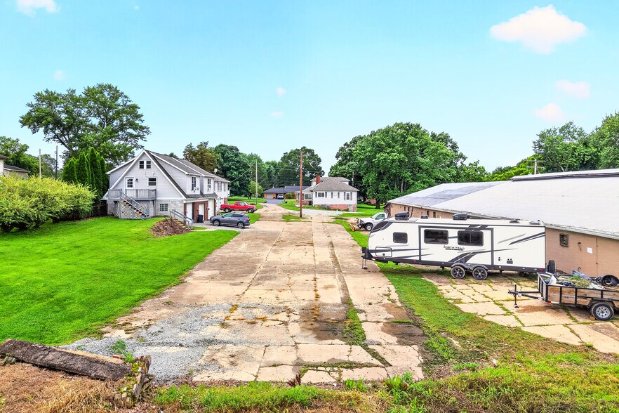 More Photos Of 1365 Mount Pleasant Rd, Greensburg Warehouse For Sale