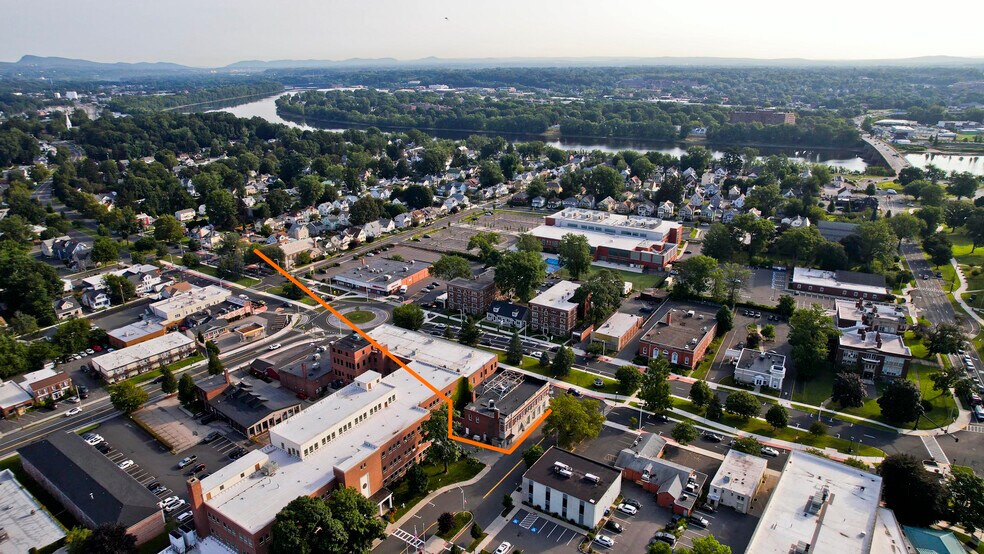 More Photos Of 85 Elm St, West Springfield Storefront Retail Office For Lease