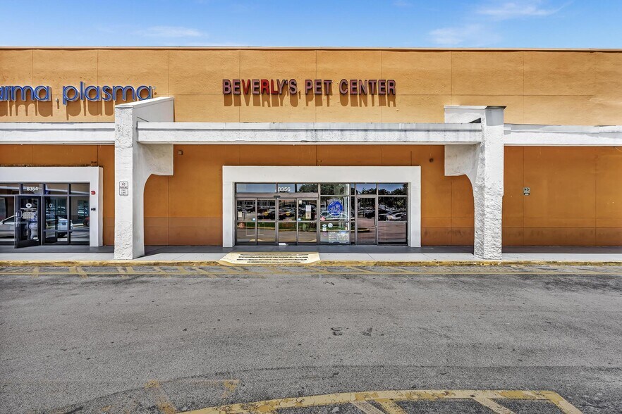 More Photos Of 8030-8384 N Pines Blvd, Pembroke Pines General Retail For Lease