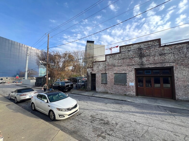 More Photos Of 290 Simpson St, Atlanta Flex For Lease