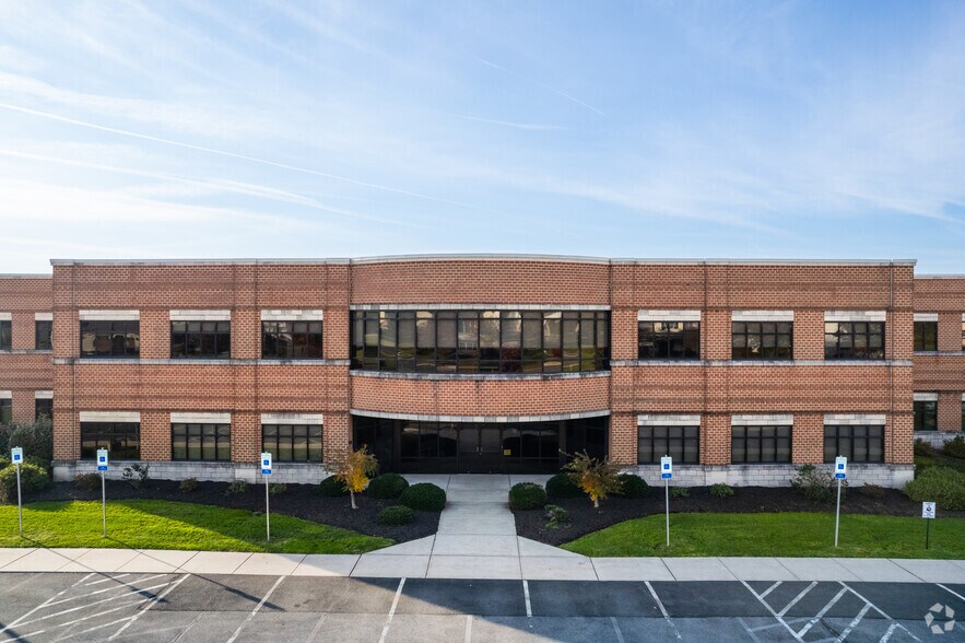 More Photos Of 205 W Welsh Dr, Douglassville Medical For Lease