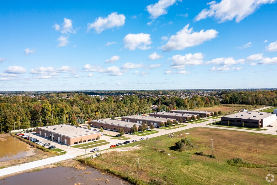 More Photos Of 16001-16041 Leone Dr, Macomb Warehouse For Lease