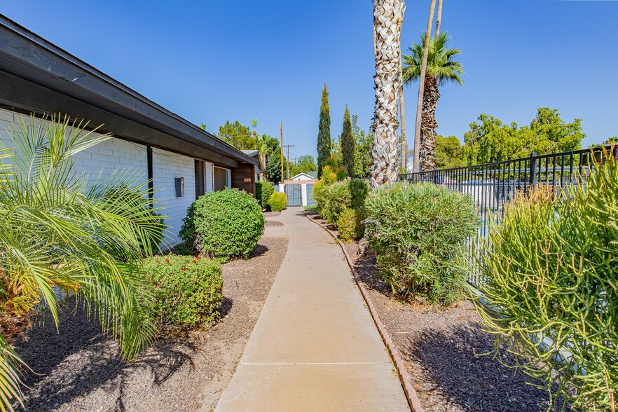 More Photos Of 2620 N 40th St, Phoenix Apartments For Sale