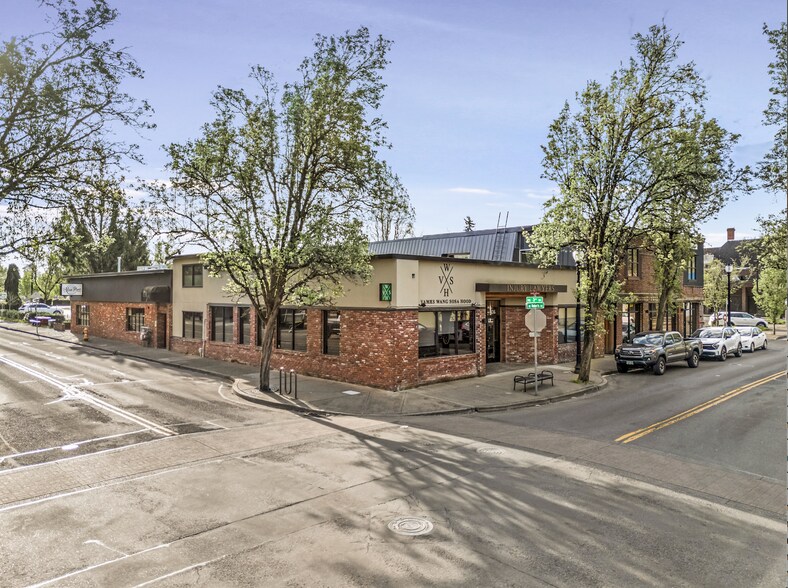 More Photos Of 124-138 NE 3rd St, Gresham Storefront Retail Office For Sale