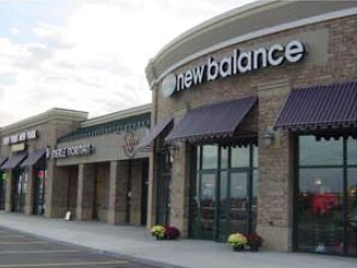 More Photos Of 1853-1871 N Casaloma Dr, Appleton Unknown For Lease