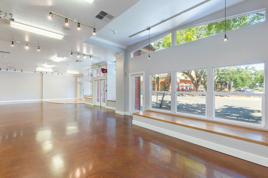 More Photos Of 220 Windsor River Rd, Windsor Apartments For Sale