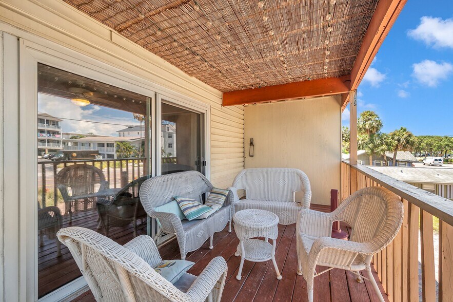 More Photos Of 1809 Gulf Blvd, Indian Rocks Beach Apartments For Sale