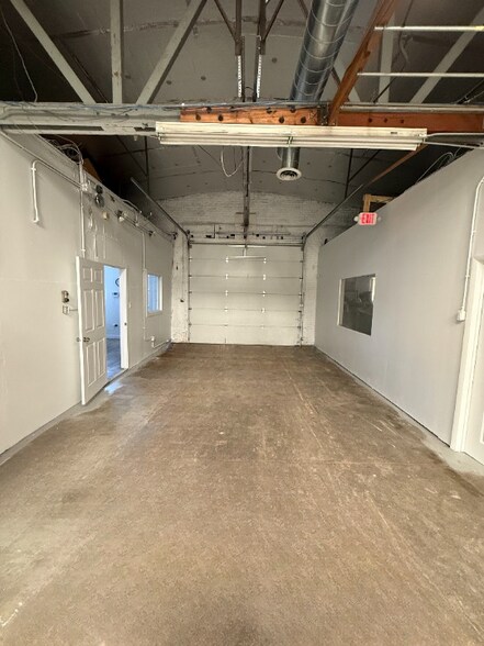 More Photos Of 4234 N Pulaski Rd, Chicago Warehouse For Lease