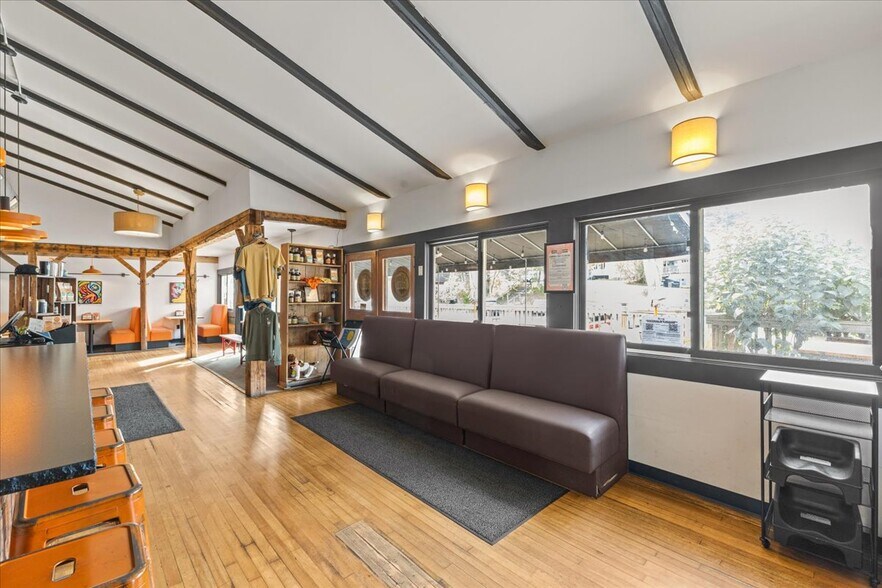 More Photos Of 454 Mountain Rd, Stowe Convenience Store For Sale